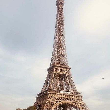 Appartamento Au pied de la tour Eiffel Trocadéro Parigi Esterno foto