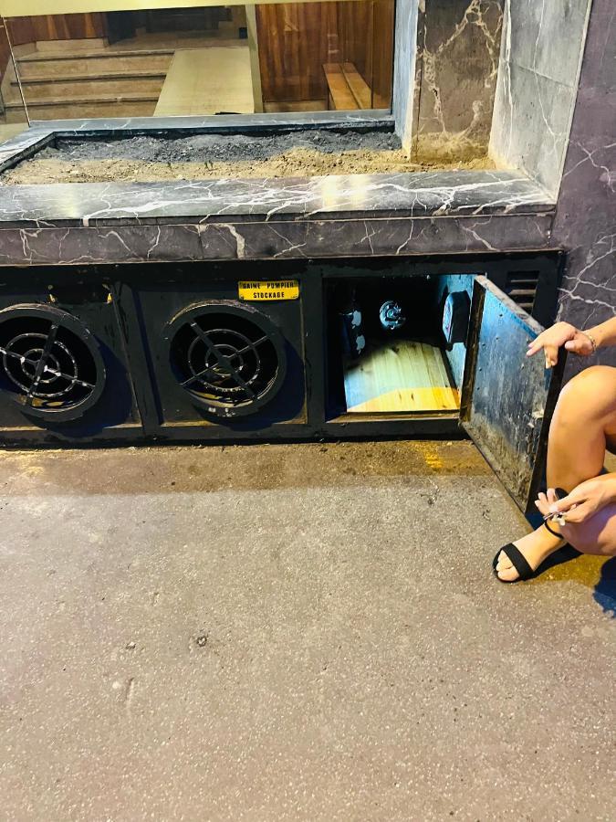Appartamento Au pied de la tour Eiffel Trocadéro Parigi Esterno foto